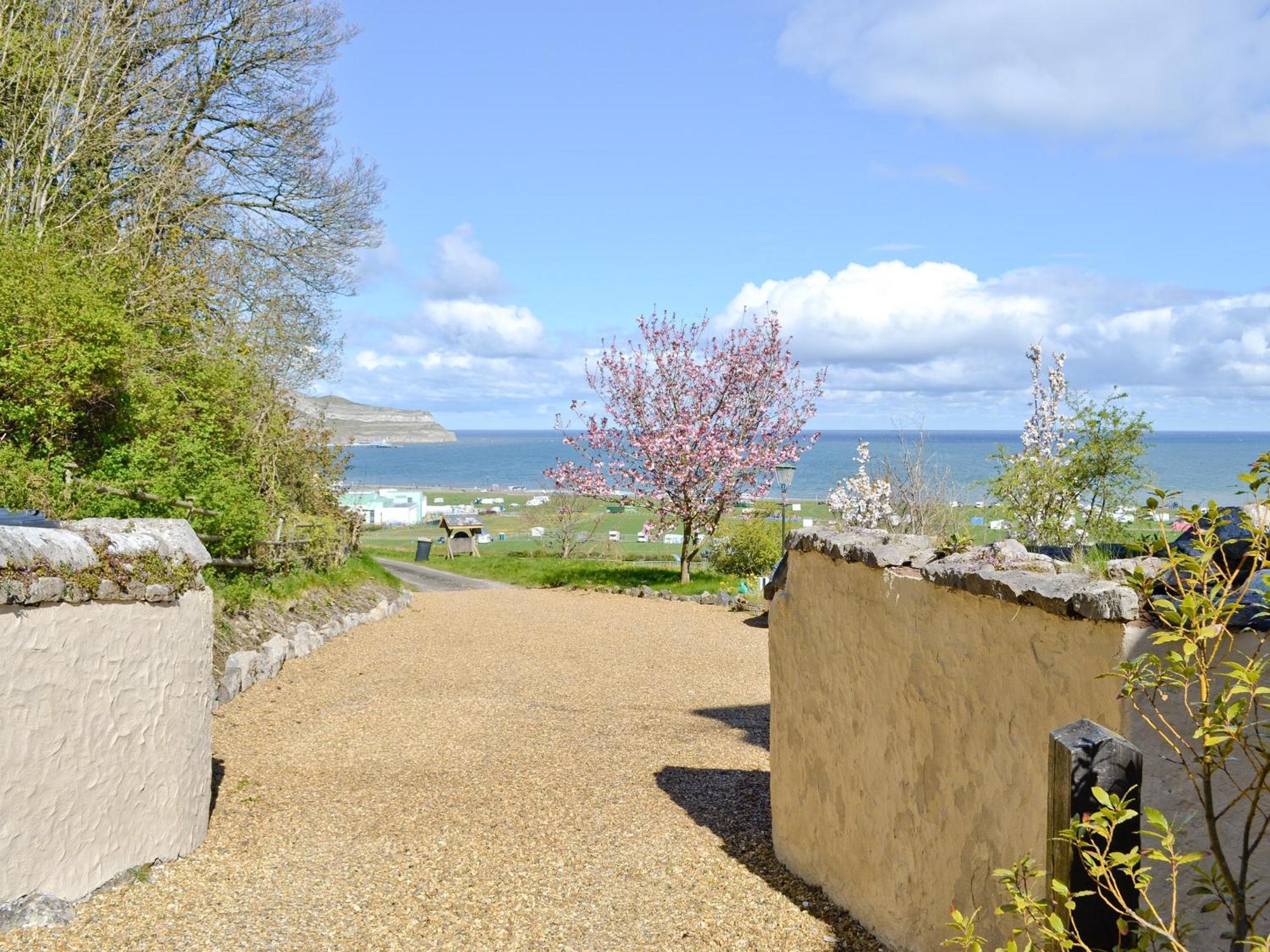 Granary Cottage Penrhyn Bay Exterior photo
